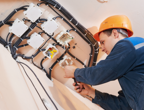 The 5 Benefits of Hiring a Professional Electrician